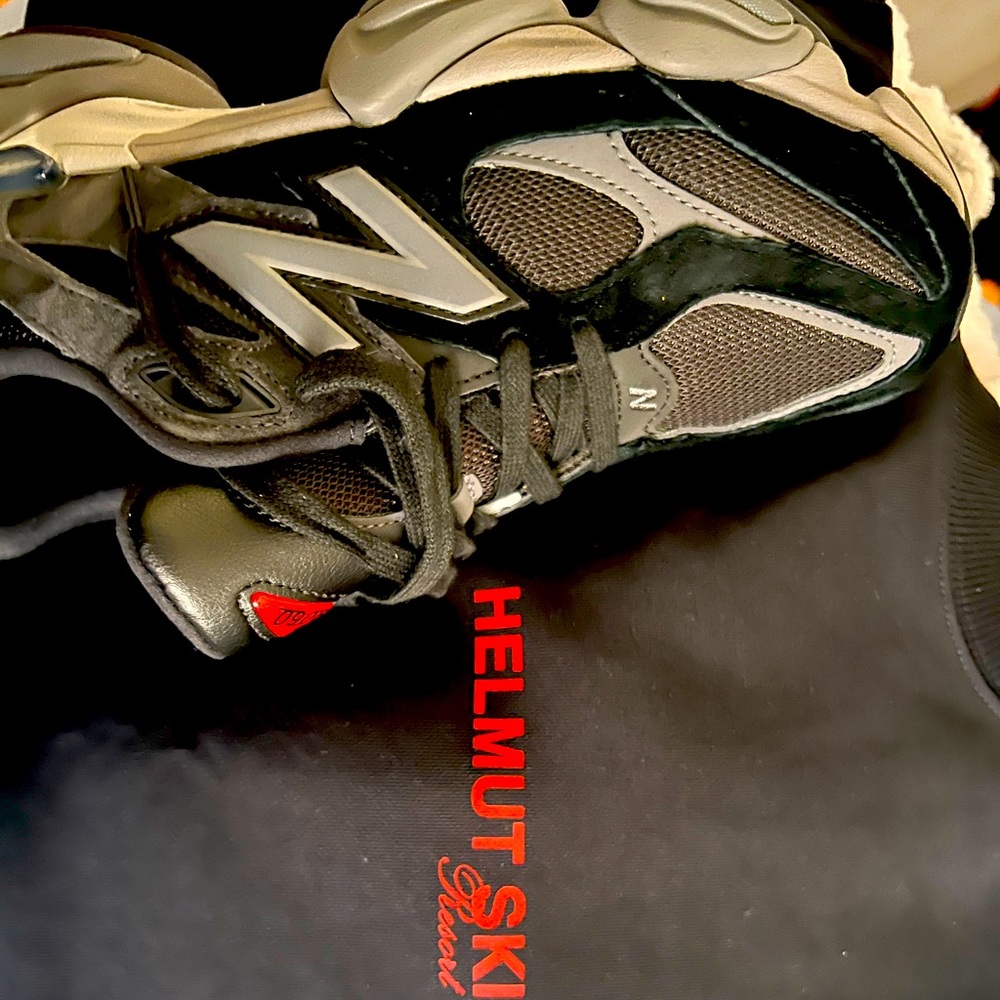 Nee Balance 9060 Castlerock size 8 mens